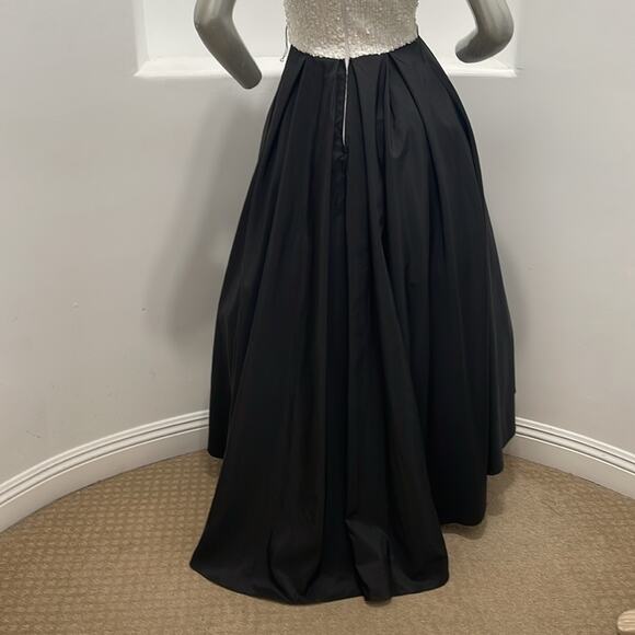 Betsy & Adam Color Block Black White  Sequin Bodice Gown Size 8 Formal Evening - Picture 10 of 15
